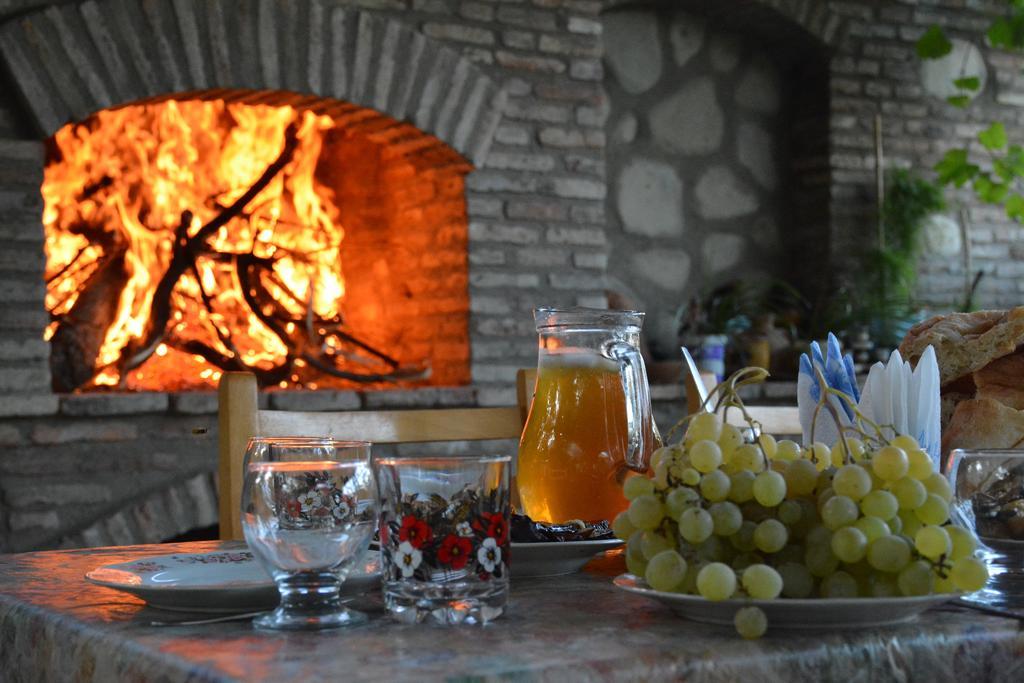 Guest House Kusika Sighnaghi Bagian luar foto