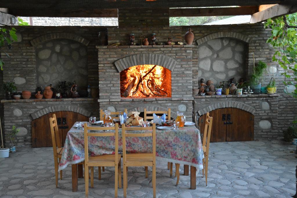 Guest House Kusika Sighnaghi Bagian luar foto