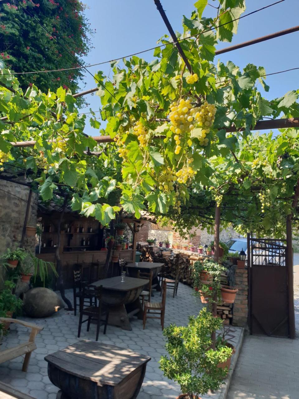 Guest House Kusika Sighnaghi Bagian luar foto